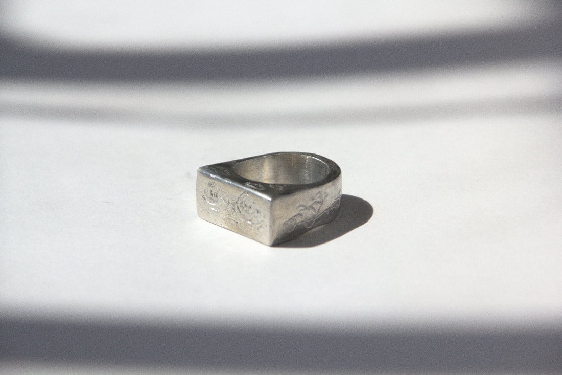 custom engraved signet ring