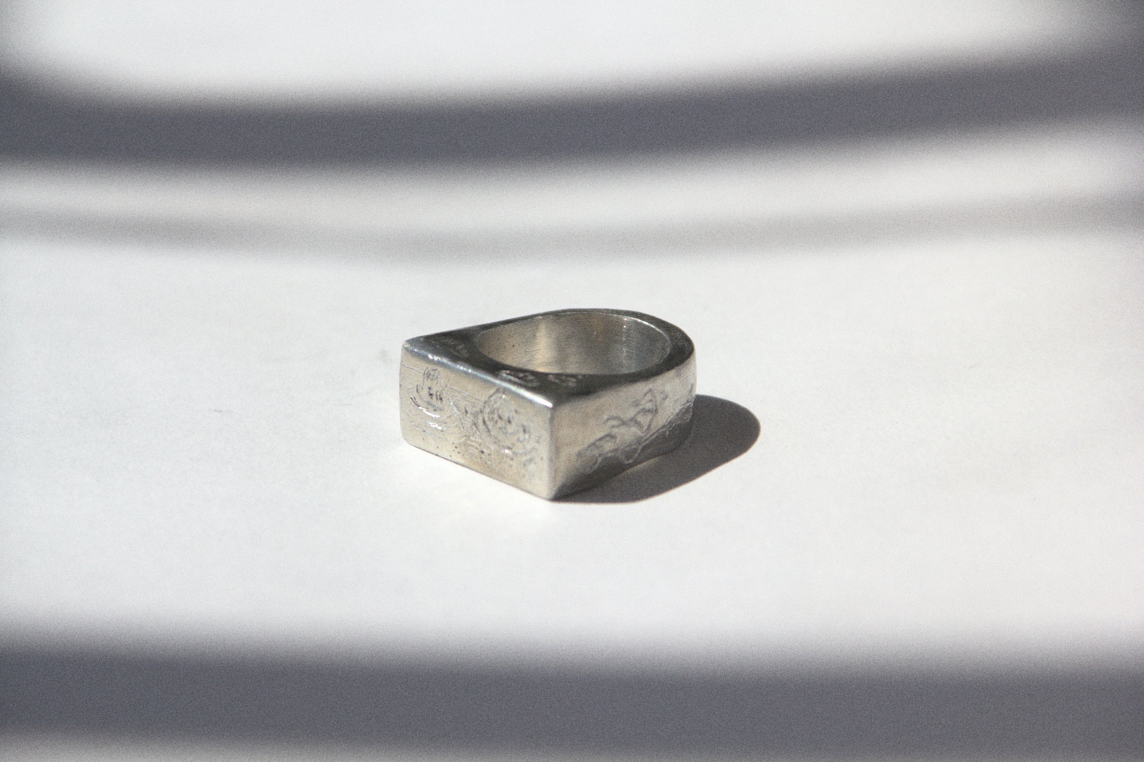 custom engraved signet ring