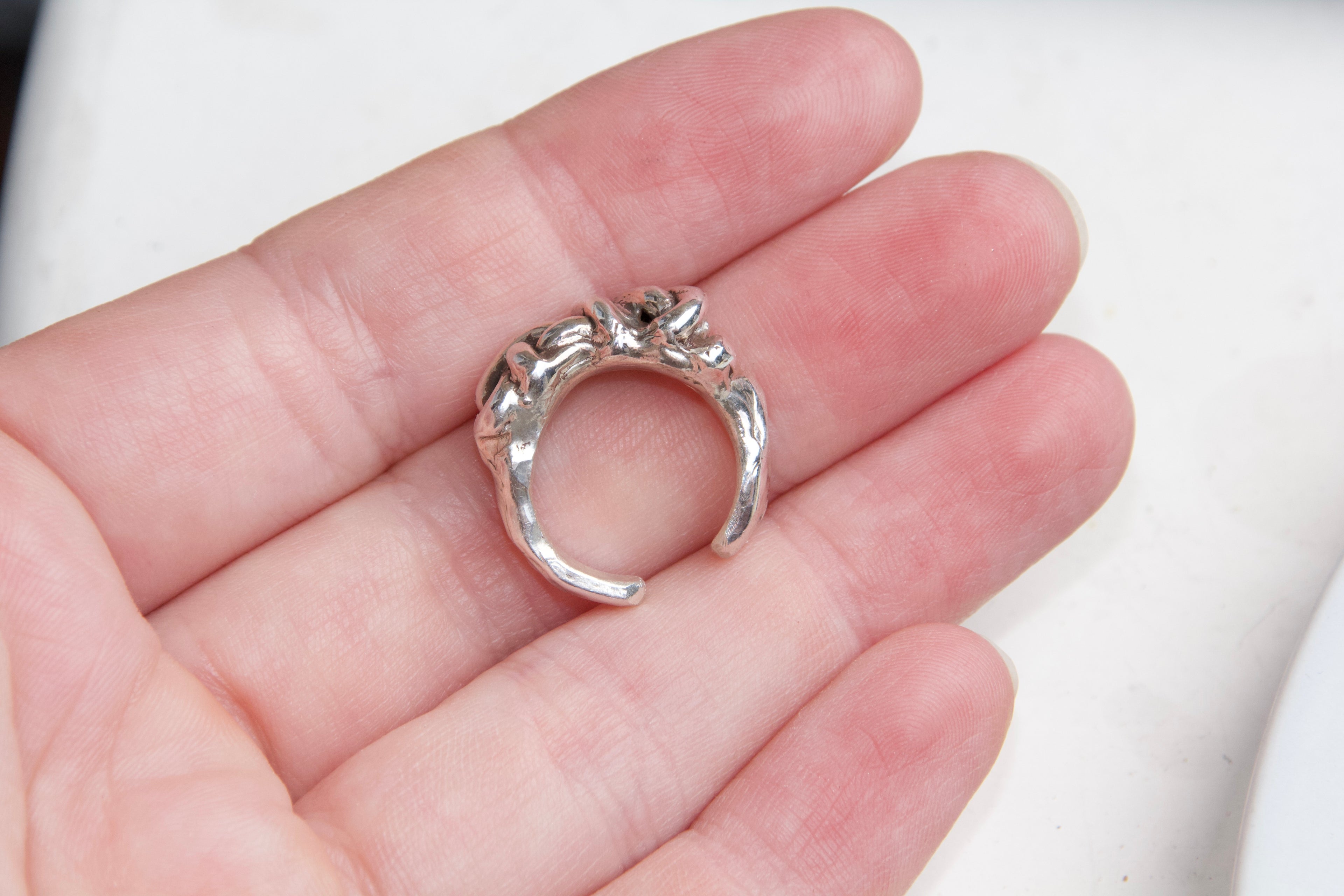 knot toe ring