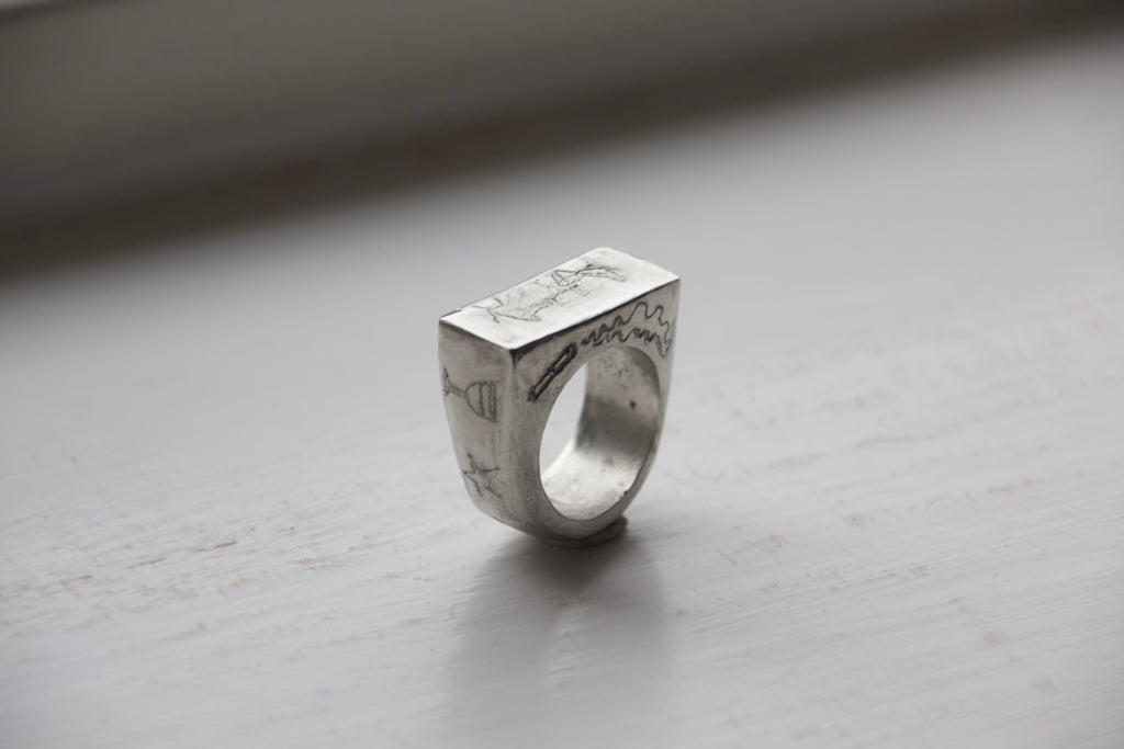 custom engraved signet ring