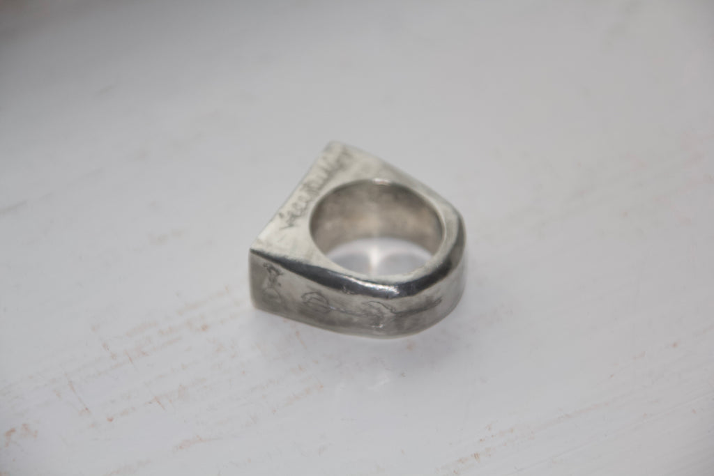 custom engraved signet ring